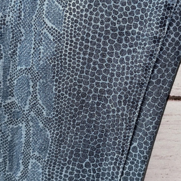 Vintage 80s High Waisted Snake Print Jeans – Juniors Size 11 (See Measurements) - Picture 3 of 10